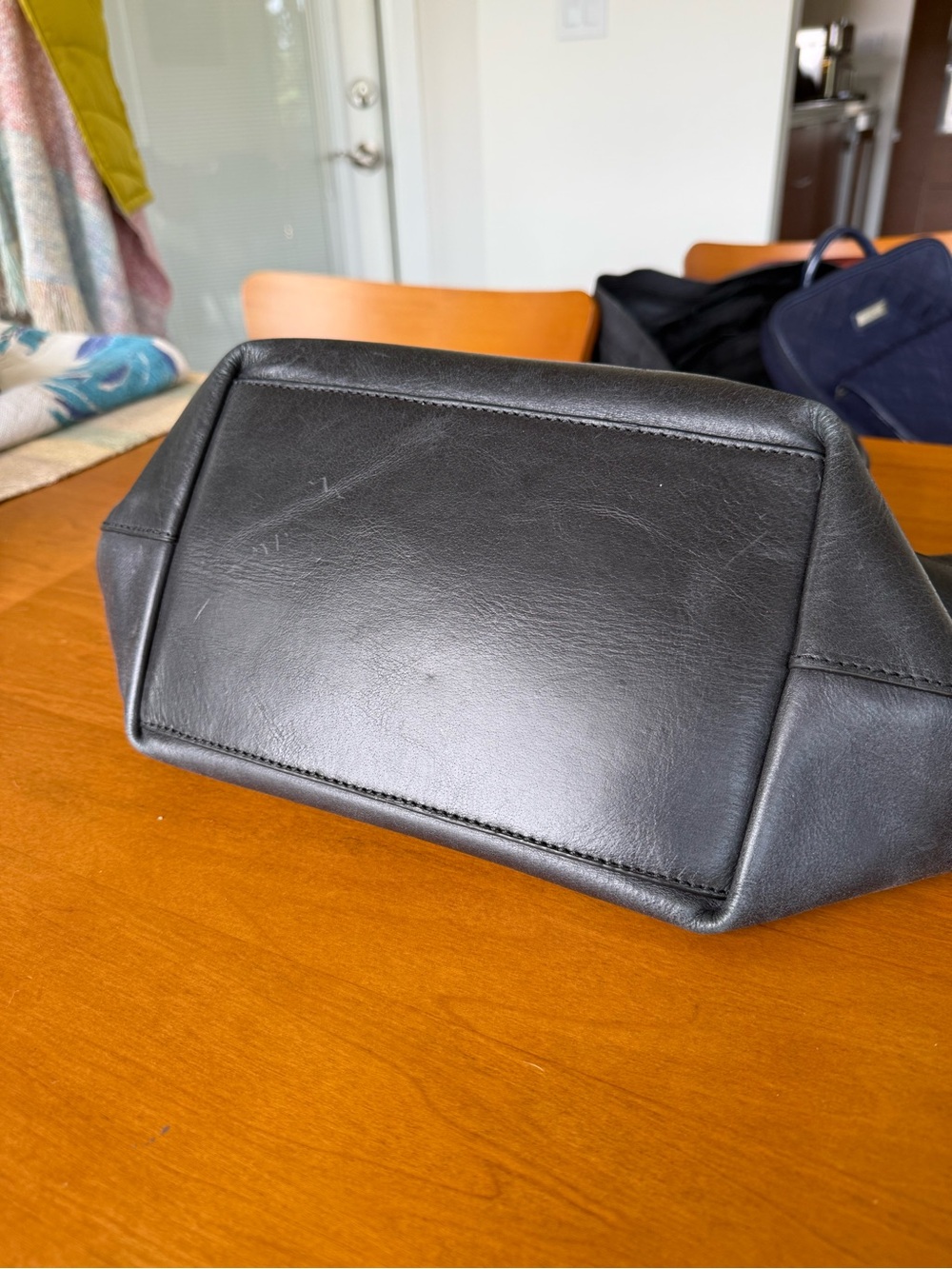 Frye Kenzie Classic Black Leather Tote Bag - Picture 2 of 11